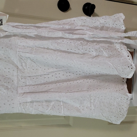 Lovely white anne klein dress 🥰 - Picture 3 of 5